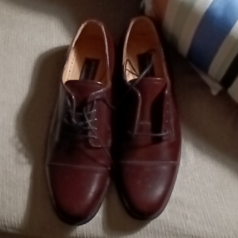 Men's dress shoes